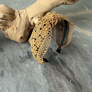 New🌟Anthropologie-Ariela Lace Headband-Brown